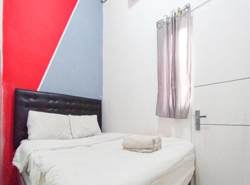 Ariska Room near Alun Alun Jombang RedPartner