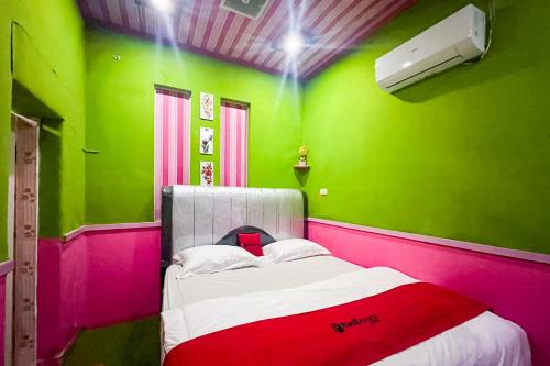 RedDoorz Syariah at Jalan RJ Junjungan Lubis Pandan in Halangan