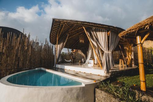 Nivriti Bali
