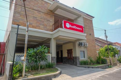 RedDoorz Syariah @ Klodran Solo in Kadipiro