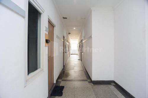 Family Residence Mitra RedDoorz in Jakarta