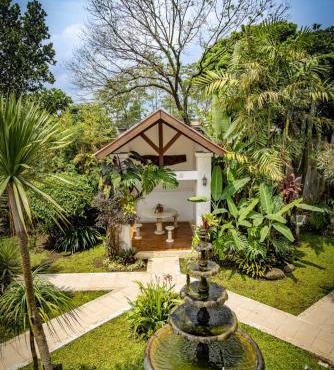 Family Hotel Gradia 1 in Batu