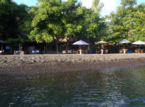 Blue Star Bungalows & Cafe in Amed