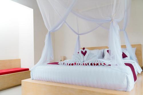 Three Gold Luxury Private Villas in Tegallalang